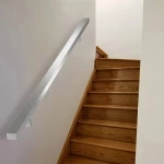 درابزين ستانلس ستيل للجدار بمقبض مستطيل 1.25 انش ارتفاع 110 سم